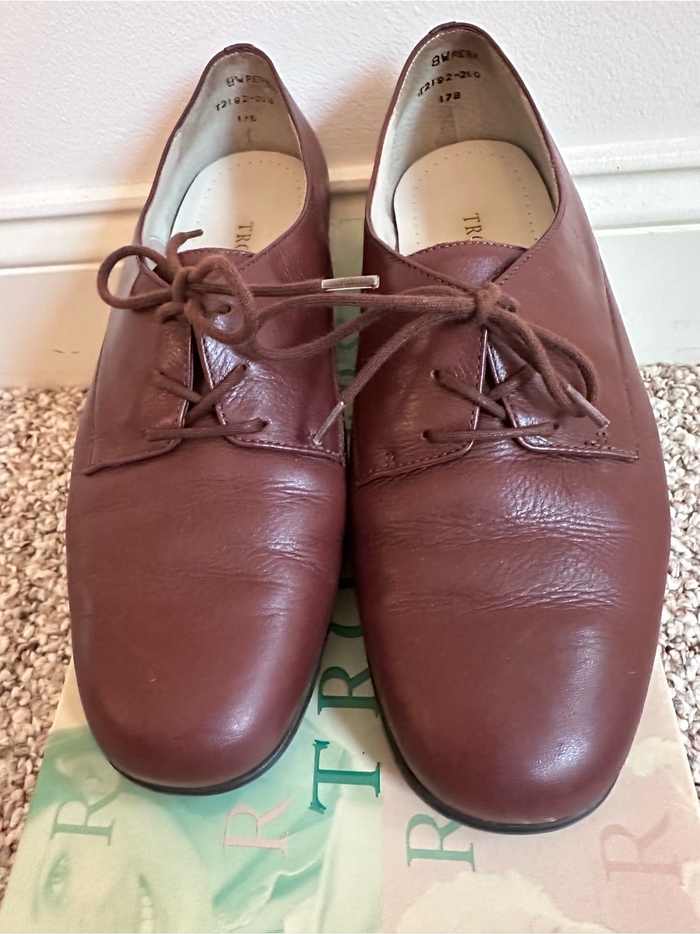 Vintage Women's Trotters Reba Oxford Brown Leather Lace Up Shoes Size 8